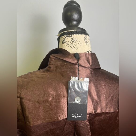 Rails Andrea Satin Shirt NWT Size L - Picture 7 of 10